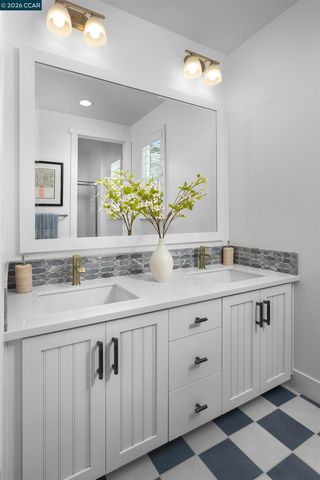 3612 Darnoch Ave., Lathrop, CA 95330