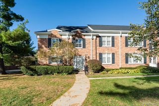 1760 Trailwood Path, Bloomfield Hills, MI 48301