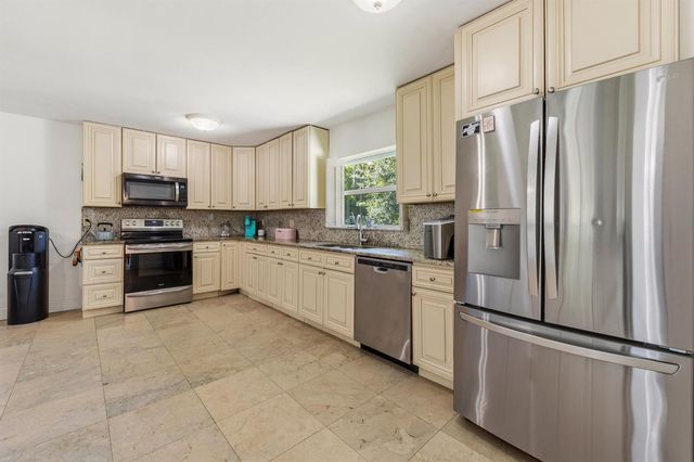 17610 76th Street N, Loxahatchee, FL 33470