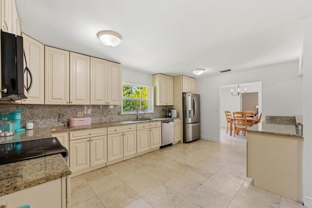 17610 76th Street N, Loxahatchee, FL 33470