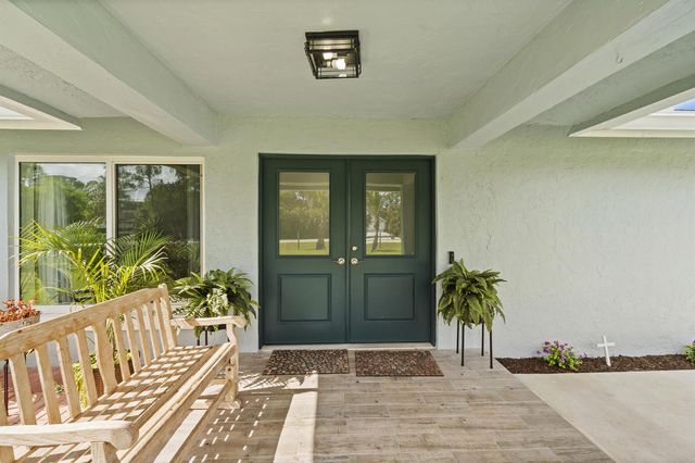17610 76th Street N, Loxahatchee, FL 33470