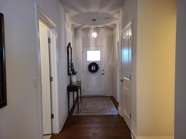 636 Cadence CIRCLE, Lake Geneva, WI 53147