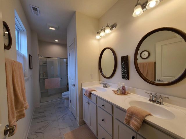 636 Cadence CIRCLE, Lake Geneva, WI 53147