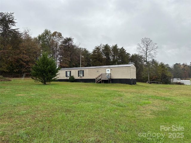 34&20 Shorty Miller Road, Taylorsville, NC 28681