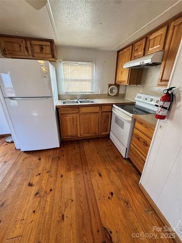 34&20 Shorty Miller Road, Taylorsville, NC 28681