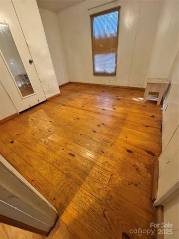 34&20 Shorty Miller Road, Taylorsville, NC 28681