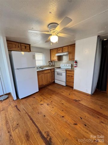34&20 Shorty Miller Road, Taylorsville, NC 28681