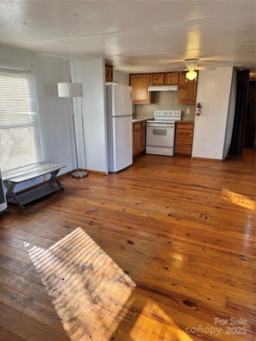 34&20 Shorty Miller Road, Taylorsville, NC 28681