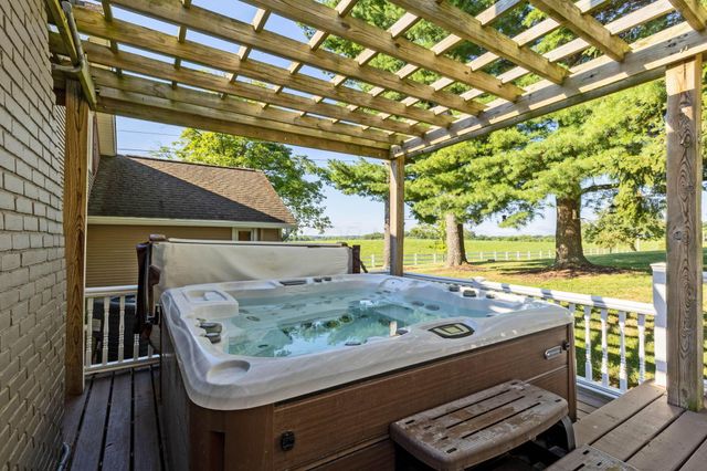 5643 Yankee Street, Fredericktown, OH 43019