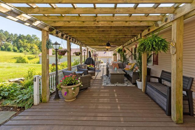 5643 Yankee Street, Fredericktown, OH 43019