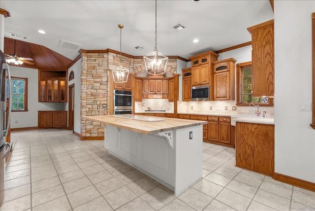 7306 Live Oak Circle, Alvin, TX 77511