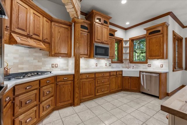 7306 Live Oak Circle, Alvin, TX 77511