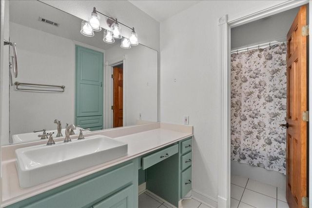 7306 Live Oak Circle, Alvin, TX 77511