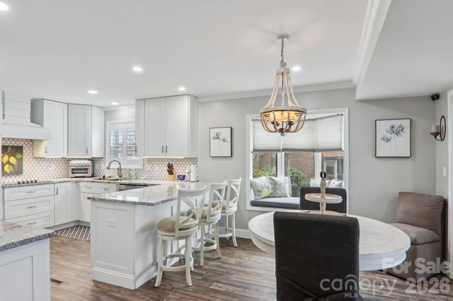 1601 Fleetwood Plaza, Hendersonville, NC 28739