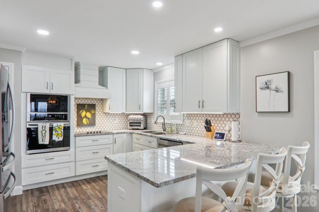 1601 Fleetwood Plaza, Hendersonville, NC 28739