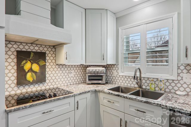 1601 Fleetwood Plaza, Hendersonville, NC 28739