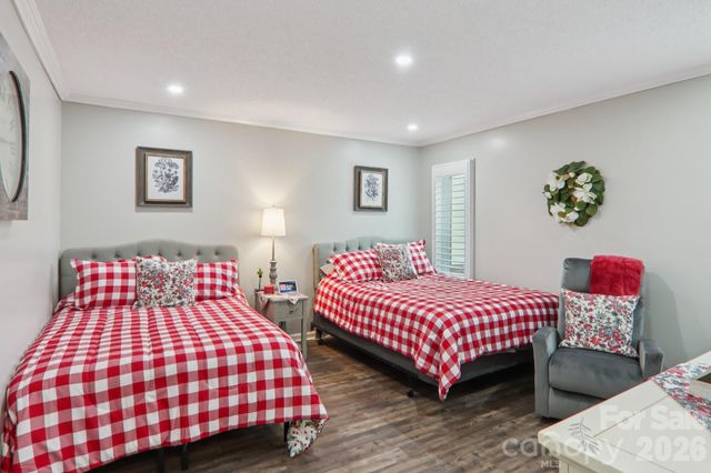 1601 Fleetwood Plaza, Hendersonville, NC 28739