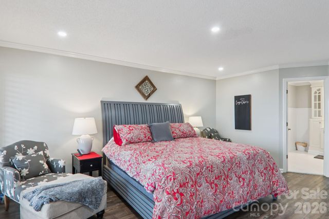 1601 Fleetwood Plaza, Hendersonville, NC 28739