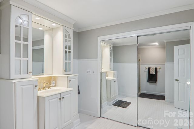 1601 Fleetwood Plaza, Hendersonville, NC 28739