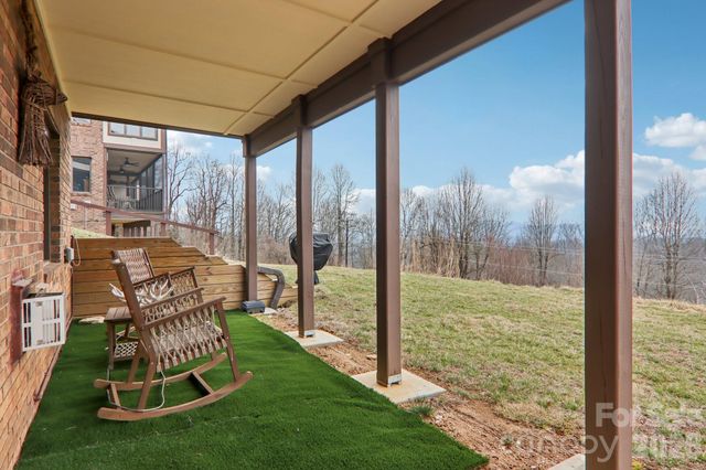 1601 Fleetwood Plaza, Hendersonville, NC 28739
