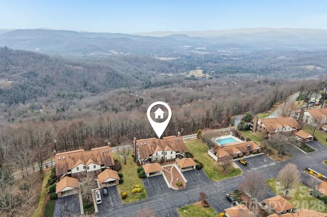 1601 Fleetwood Plaza, Hendersonville, NC 28739