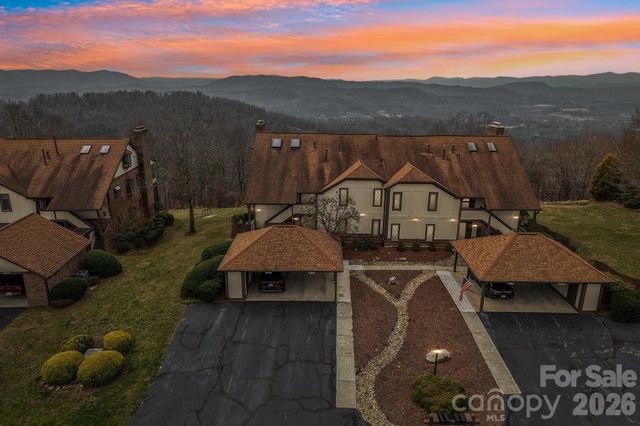 1601 Fleetwood Plaza, Hendersonville, NC 28739