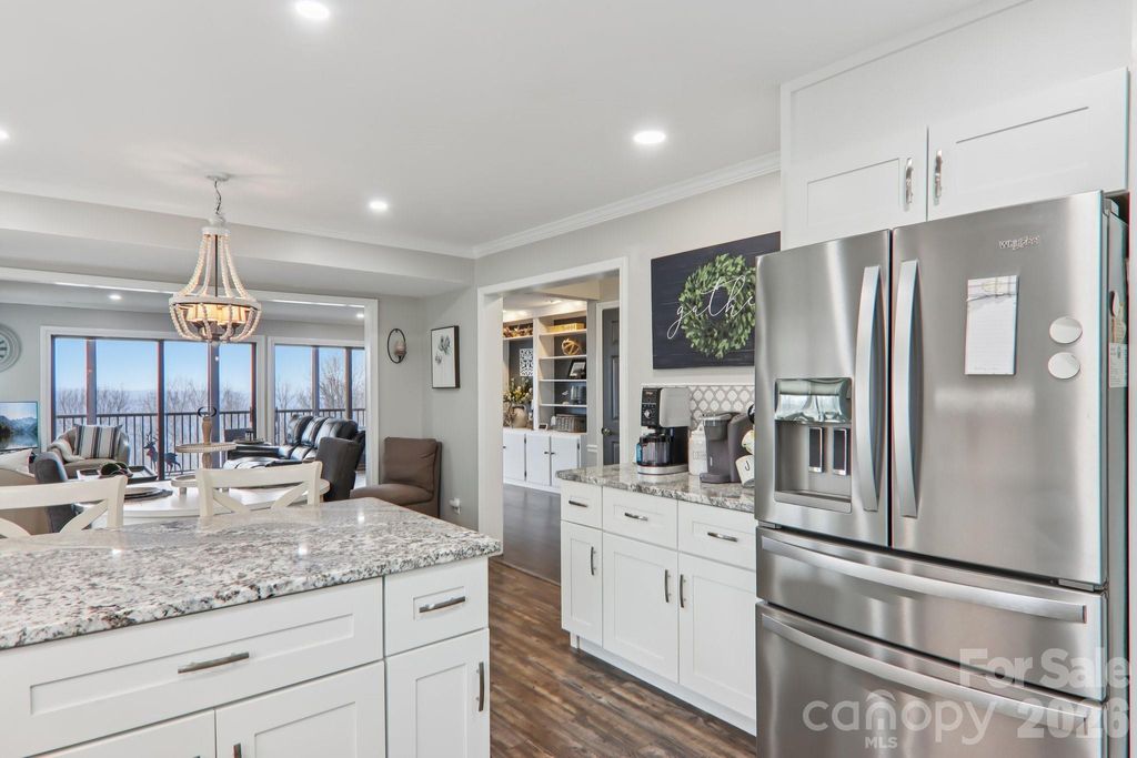 1601 Fleetwood Plaza, Hendersonville, NC 28739