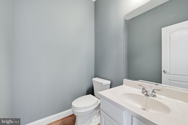 1220 ADMIRAL ZUMWALT LN, Herndon, VA 20170