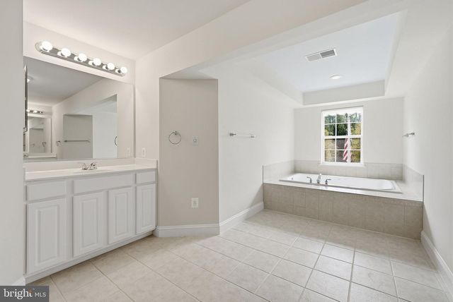 1220 ADMIRAL ZUMWALT LN, Herndon, VA 20170