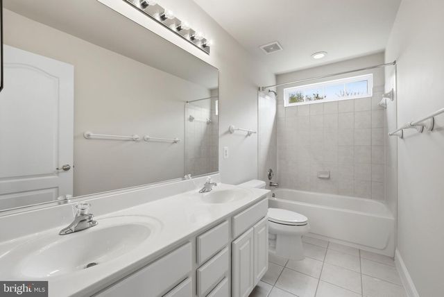 1220 ADMIRAL ZUMWALT LN, Herndon, VA 20170