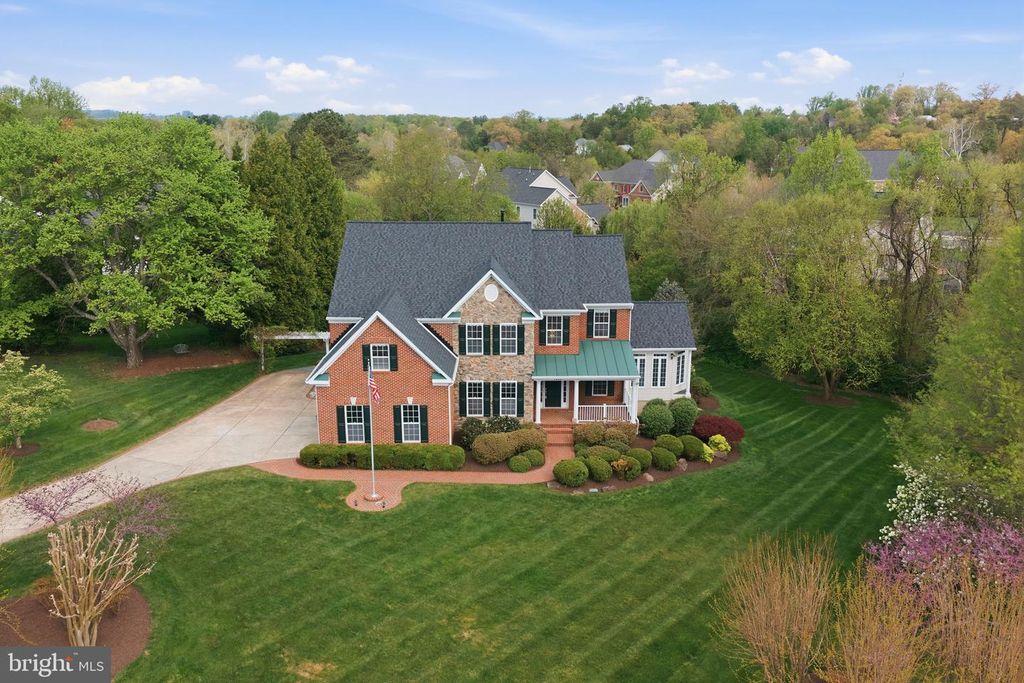 1220 ADMIRAL ZUMWALT LN, Herndon, VA 20170