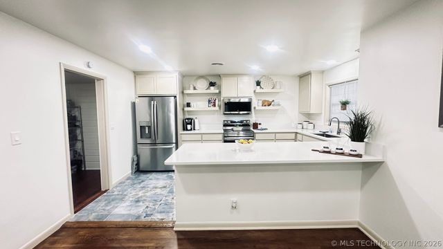 6112 E 21st Street, Tulsa, OK 74114