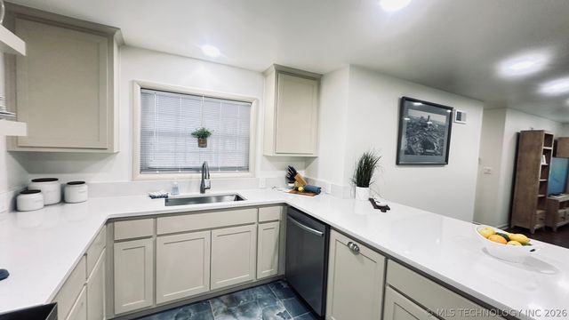 6112 E 21st Street, Tulsa, OK 74114