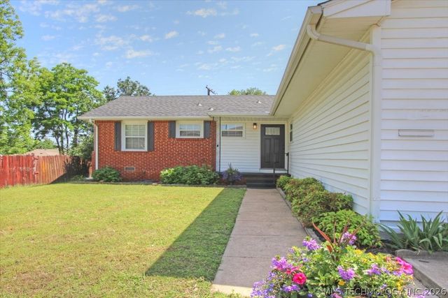 6112 E 21st Street, Tulsa, OK 74114