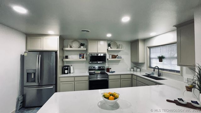 6112 E 21st Street, Tulsa, OK 74114