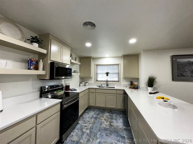 6112 E 21st Street, Tulsa, OK 74114