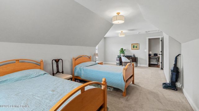 19120 Sturbridge Cir, Louisville, KY 40245