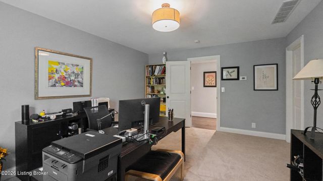 19120 Sturbridge Cir, Louisville, KY 40245