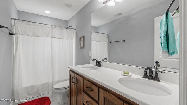 19120 Sturbridge Cir, Louisville, KY 40245