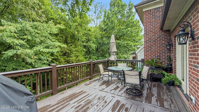 19120 Sturbridge Cir, Louisville, KY 40245