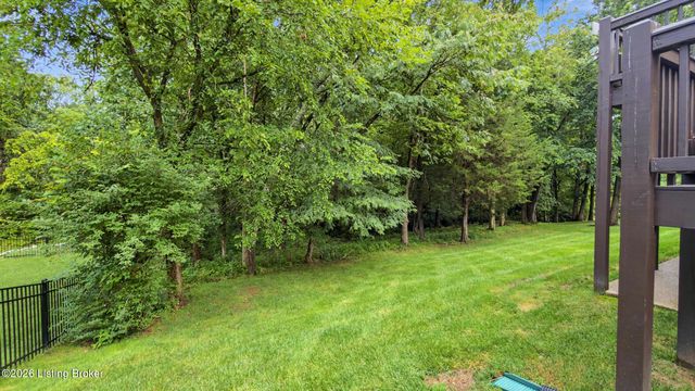 19120 Sturbridge Cir, Louisville, KY 40245