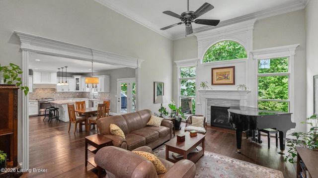 19120 Sturbridge Cir, Louisville, KY 40245
