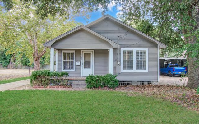 804 E James Street, Baytown, TX 77520