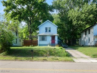 14 Olive Street, Niles, OH 44446