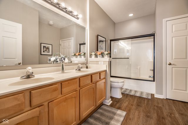 6970 Park Square Drive APT A, Avon, IN 46123