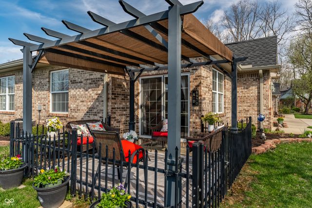 6970 Park Square Drive APT A, Avon, IN 46123