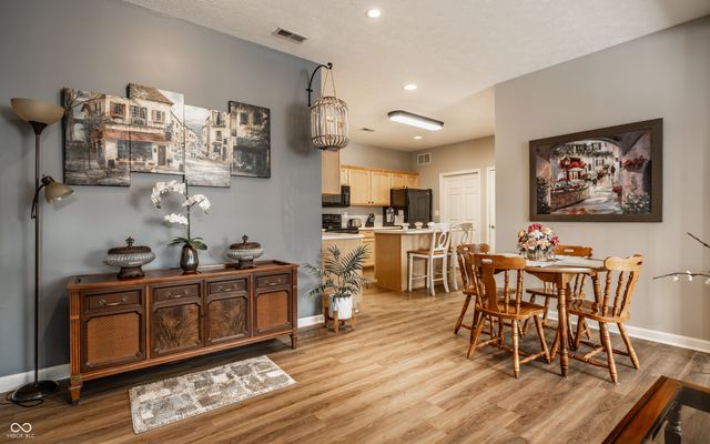 6970 Park Square Drive APT A, Avon, IN 46123