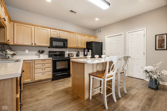 6970 Park Square Drive APT A, Avon, IN 46123