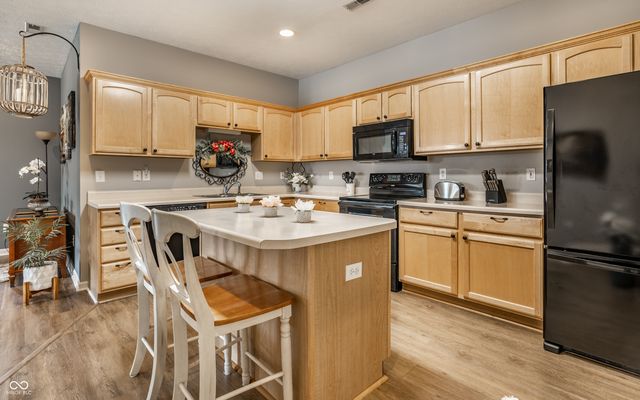 6970 Park Square Drive APT A, Avon, IN 46123