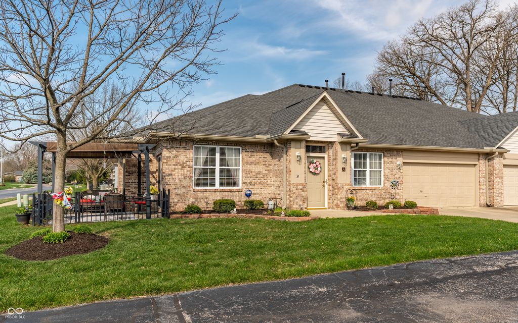 6970 Park Square Drive APT A, Avon, IN 46123